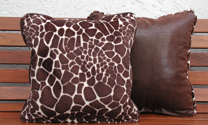 giraffe throw pillows